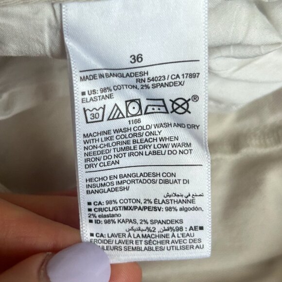 Old Navy - Men Shorts - Picture 3 of 5